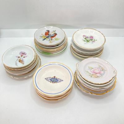 LOT 55: Gorgeous Painted Royal Worchester England 1094 Ra. No. 29115 Pitcher, Tea Bag Strainers and Holders