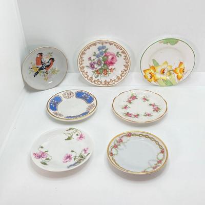 LOT 55: Gorgeous Painted Royal Worchester England 1094 Ra. No. 29115 Pitcher, Tea Bag Strainers and Holders