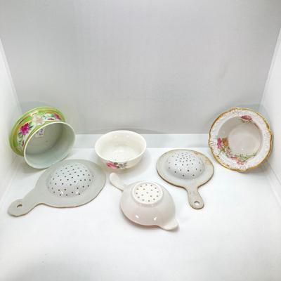 LOT 55: Gorgeous Painted Royal Worchester England 1094 Ra. No. 29115 Pitcher, Tea Bag Strainers and Holders