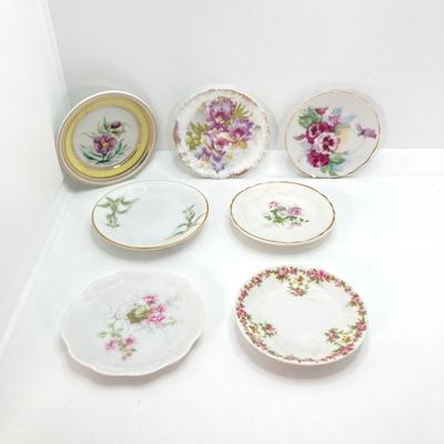 LOT 55: Gorgeous Painted Royal Worchester England 1094 Ra. No. 29115 Pitcher, Tea Bag Strainers and Holders