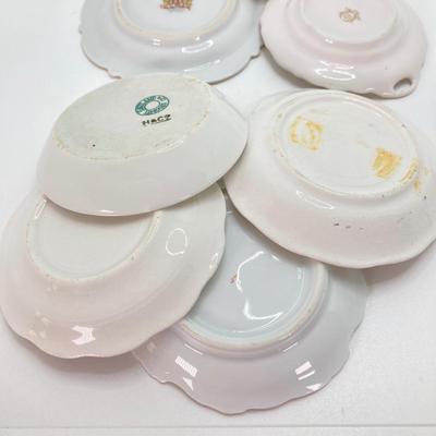 LOT 55: Gorgeous Painted Royal Worchester England 1094 Ra. No. 29115 Pitcher, Tea Bag Strainers and Holders