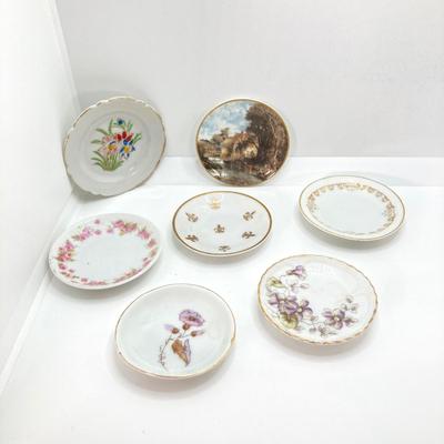 LOT 55: Gorgeous Painted Royal Worchester England 1094 Ra. No. 29115 Pitcher, Tea Bag Strainers and Holders