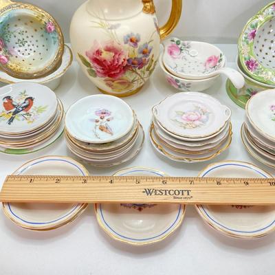 LOT 55: Gorgeous Painted Royal Worchester England 1094 Ra. No. 29115 Pitcher, Tea Bag Strainers and Holders