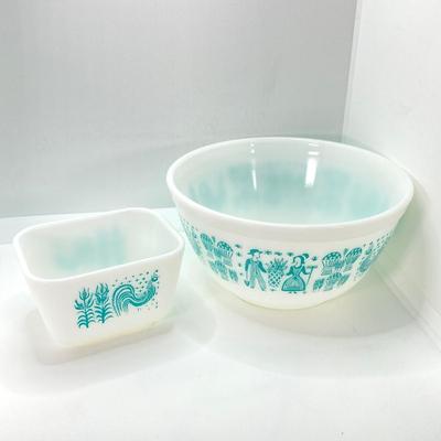 LOT 58: Vintage Pyrex Bowls (Butterprint) / Refrigerator Dishes with Lids Collection with Vintage Cookbooks