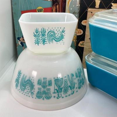 LOT 58: Vintage Pyrex Bowls (Butterprint) / Refrigerator Dishes with Lids Collection with Vintage Cookbooks