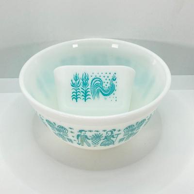 LOT 58: Vintage Pyrex Bowls (Butterprint) / Refrigerator Dishes with Lids Collection with Vintage Cookbooks