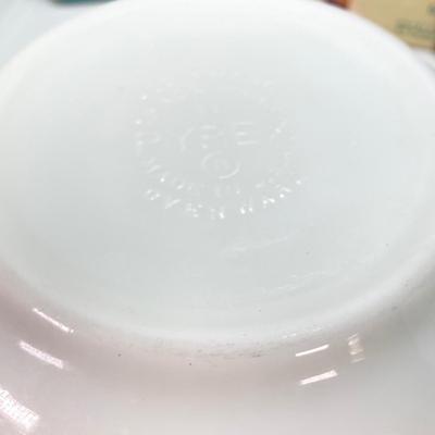 LOT 58: Vintage Pyrex Bowls (Butterprint) / Refrigerator Dishes with Lids Collection with Vintage Cookbooks