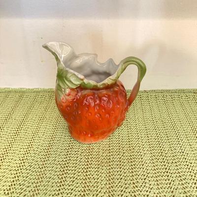 LOT 61: Vintage Pryrex Refrigerator Dishes with Lids, Limoges Small Plates, Better Homes and Gardens Cookbooks and More