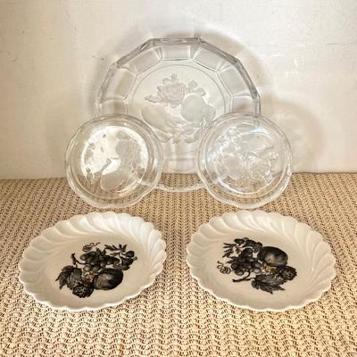 LOT 61: Vintage Pryrex Refrigerator Dishes with Lids, Limoges Small Plates, Better Homes and Gardens Cookbooks and More