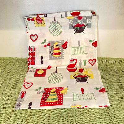 LOT 61: Vintage Pryrex Refrigerator Dishes with Lids, Limoges Small Plates, Better Homes and Gardens Cookbooks and More