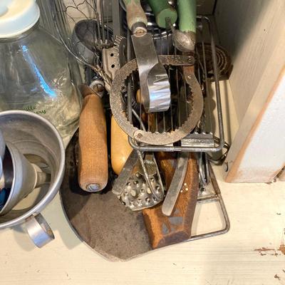 LOT 67: Vintage / Antique Kitchen Gadgets - Have a Happy Day Whirley Industries Cow, Dairy Bottles, Utensils, Glass Containers and More