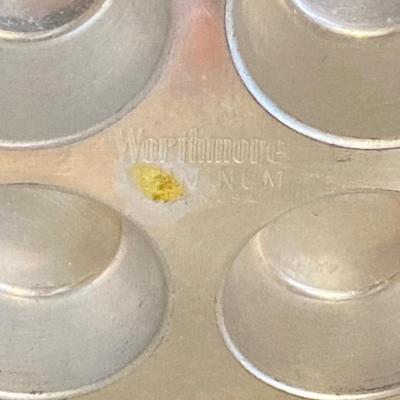 LOT 68: Sweet Children's Kitchen Bake / Play Collection - Doll-E-Toys Pink Cup, Worthmore Aluminum Cup Cake Baking Tray, Plates,