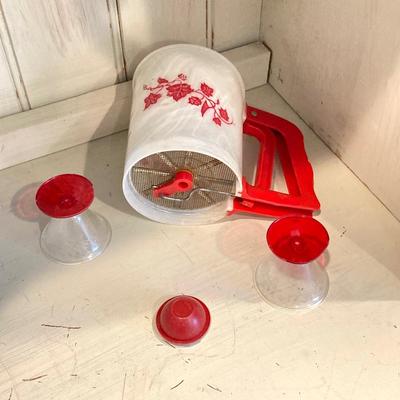 LOT 68: Sweet Children's Kitchen Bake / Play Collection - Doll-E-Toys Pink Cup, Worthmore Aluminum Cup Cake Baking Tray, Plates,