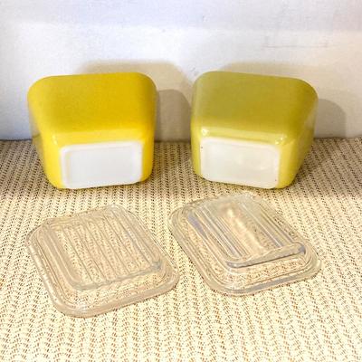 LOT 70: Vintage Pyrex Yellow Refrigerator Dishes with Lids, Cook Books, Tablecloth and Crocheted Pot Holders