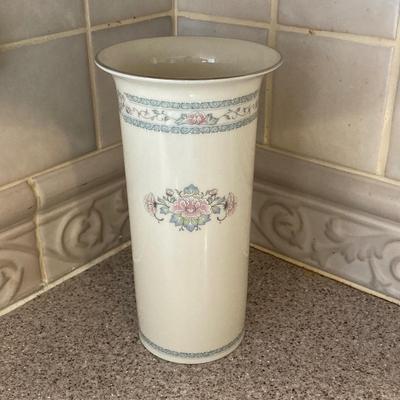 LOT 72: Lenox Collection - Butterfly Meadow, Charleston, Poppies on Blue, Strawberry and More