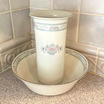 LOT 72: Lenox Collection - Butterfly Meadow, Charleston, Poppies on Blue, Strawberry and More