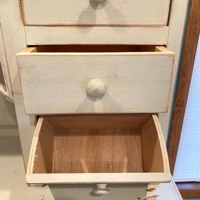 LOT 76: Vintage Farmhouse Style Hutch / Kitchen Hoosier Cabinet