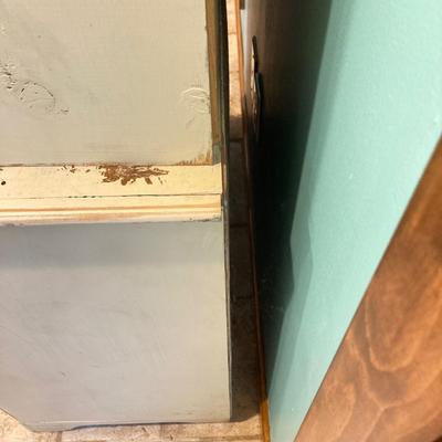 LOT 76: Vintage Farmhouse Style Hutch / Kitchen Hoosier Cabinet