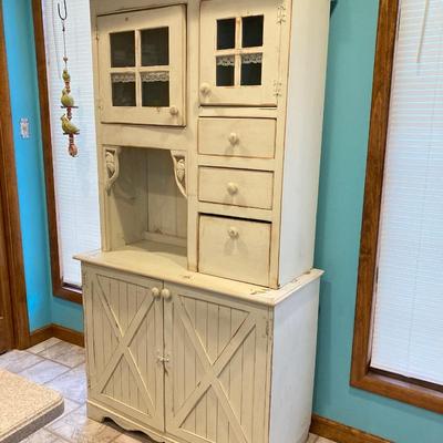 LOT 76: Vintage Farmhouse Style Hutch / Kitchen Hoosier Cabinet
