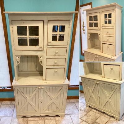 LOT 76: Vintage Farmhouse Style Hutch / Kitchen Hoosier Cabinet