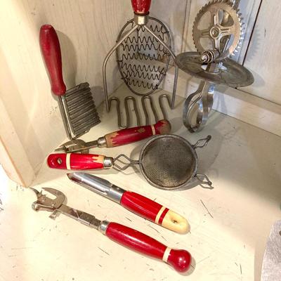 LOT 78: Vintage / Antique Kitchen Pots, Utensils / Gadgets, Crocheted Pot Holders and More