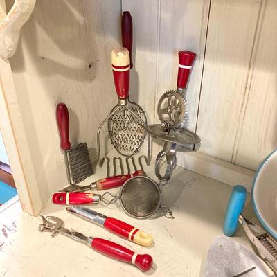 LOT 78: Vintage / Antique Kitchen Pots, Utensils / Gadgets, Crocheted Pot Holders and More