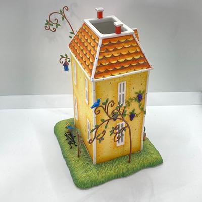 LOT 81: Vintage Party-Lite Winding Lane by Susan Winget, Reader's Digest Small Houses, Yankee Candles / Tea Light Holders, Nautica...