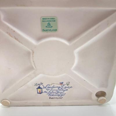 LOT 81: Vintage Party-Lite Winding Lane by Susan Winget, Reader's Digest Small Houses, Yankee Candles / Tea Light Holders, Nautica...