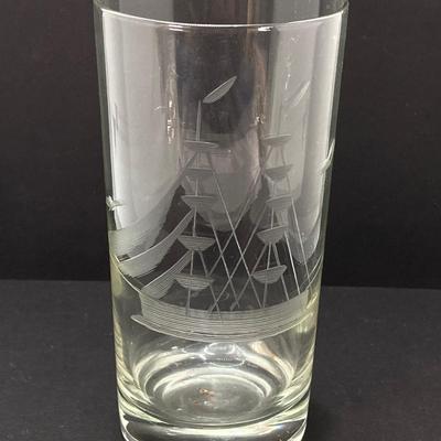 LOT 81: Vintage Party-Lite Winding Lane by Susan Winget, Reader's Digest Small Houses, Yankee Candles / Tea Light Holders, Nautica...