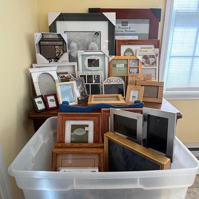 LOT 91: Large Collection of Picture Frames
