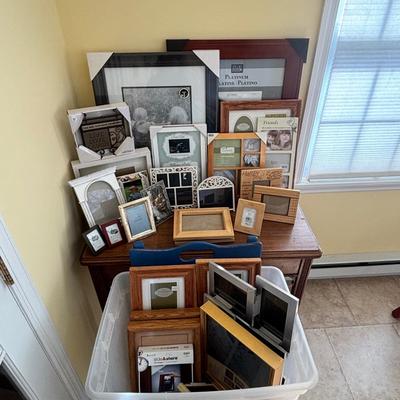 LOT 91: Large Collection of Picture Frames