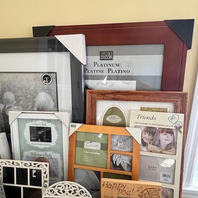 LOT 91: Large Collection of Picture Frames