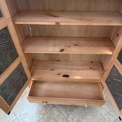 LOT 94: S.J. Bailey & Sons Mastercraft Wooden Unfinished Pine Pie Safe