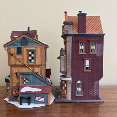 LOT 96 Dept 56: Dickens Village & Christmas in the City