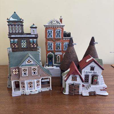 LOT 97: Dept 56: Christmas in the City Series, Dickens Village Series & First Edition Season Bay 1998