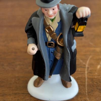 LOT 98: Dept 56 Accessories, Charles Dickens Series Childe Ponde, Cratchit's Corner