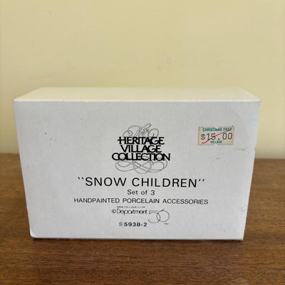 LOT 99: Dept 56, Lemax & More Holiday Village Accessories