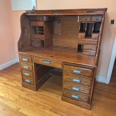 LOT 103: Rolltop Style Computer Desk w/Key