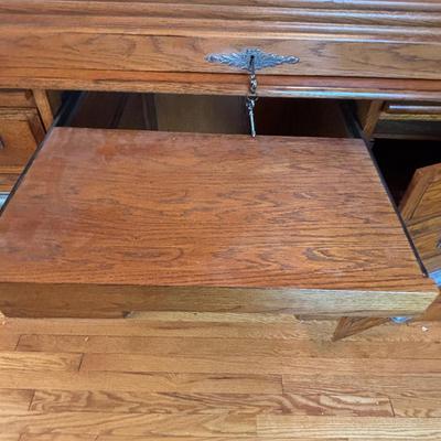 LOT 103: Rolltop Style Computer Desk w/Key