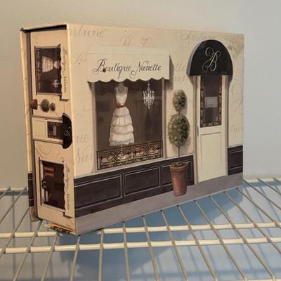 LOT 105: Home Decor Storage Boxes in Various Sizes & Shapes, DSW Foldable Trunk Organizer & More