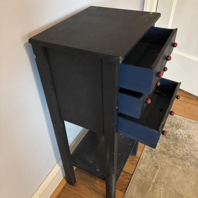 LOT 106: Small Accent Table, Wooden Quilt Rack, Wooden Clothing Rack, Wool Throw Blanket