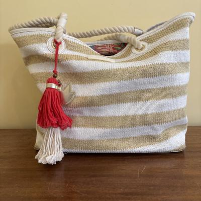 LOT 107: Vera Bradley Tote, Compact Organizer, Note Pads along with Simply Southern ID Wallet & Wristlet