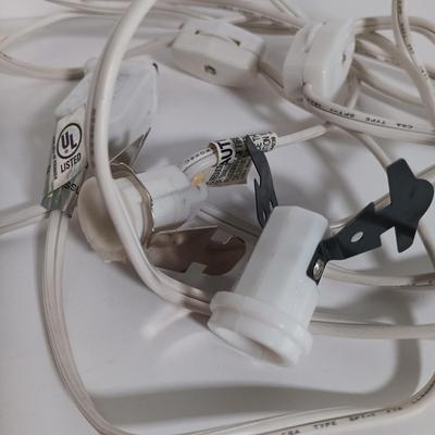 LOT 112: Department 56 Christmas Bread Bakers, Boarding School, Spider Box Locks & Hedgerow Garden Cottage