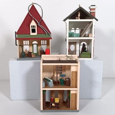 LOT 114: Department 56, David Winter and Hallmark House Ornaments