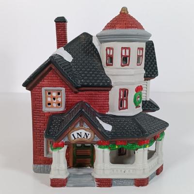 LOT 115: Department 56 Crooked Fence Cottage, Harper's Farm and Elf Bunk House with Dickens Keepsake Inn