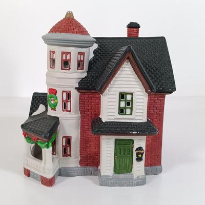 LOT 115: Department 56 Crooked Fence Cottage, Harper's Farm and Elf Bunk House with Dickens Keepsake Inn