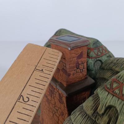 LOT 115: Department 56 Crooked Fence Cottage, Harper's Farm and Elf Bunk House with Dickens Keepsake Inn