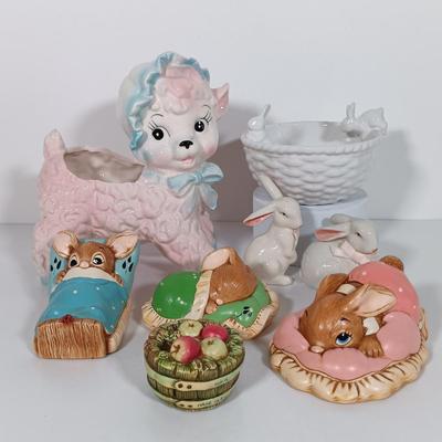 LOT 117: Fitz and Floyd Fauna and Flora Plate, Arabia Finland Floral Plates, Pendelfin Stonecraft & More