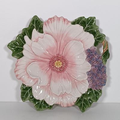 LOT 117: Fitz and Floyd Fauna and Flora Plate, Arabia Finland Floral Plates, Pendelfin Stonecraft & More