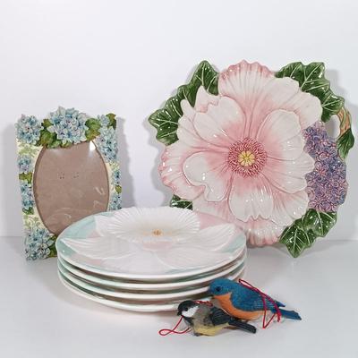 LOT 117: Fitz and Floyd Fauna and Flora Plate, Arabia Finland Floral Plates, Pendelfin Stonecraft & More
